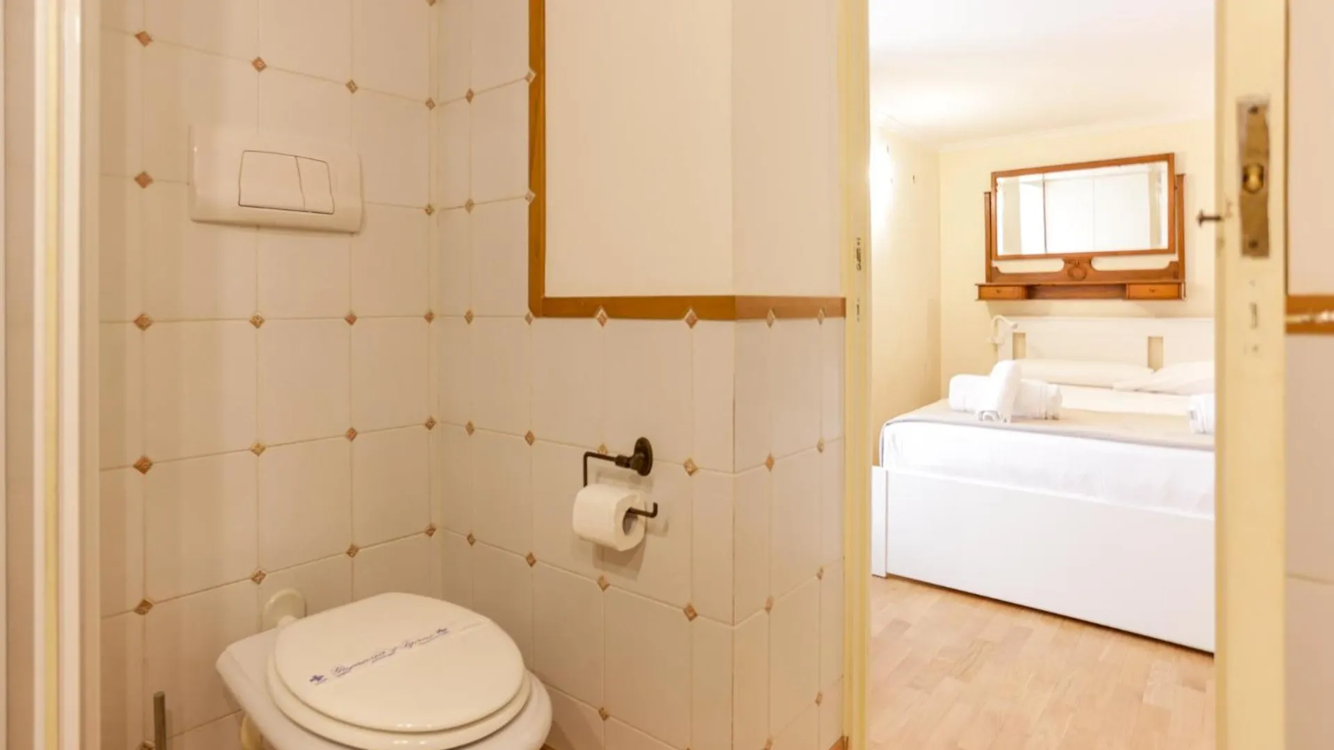 Via Tommaso Caravita 6 Apartment Naples