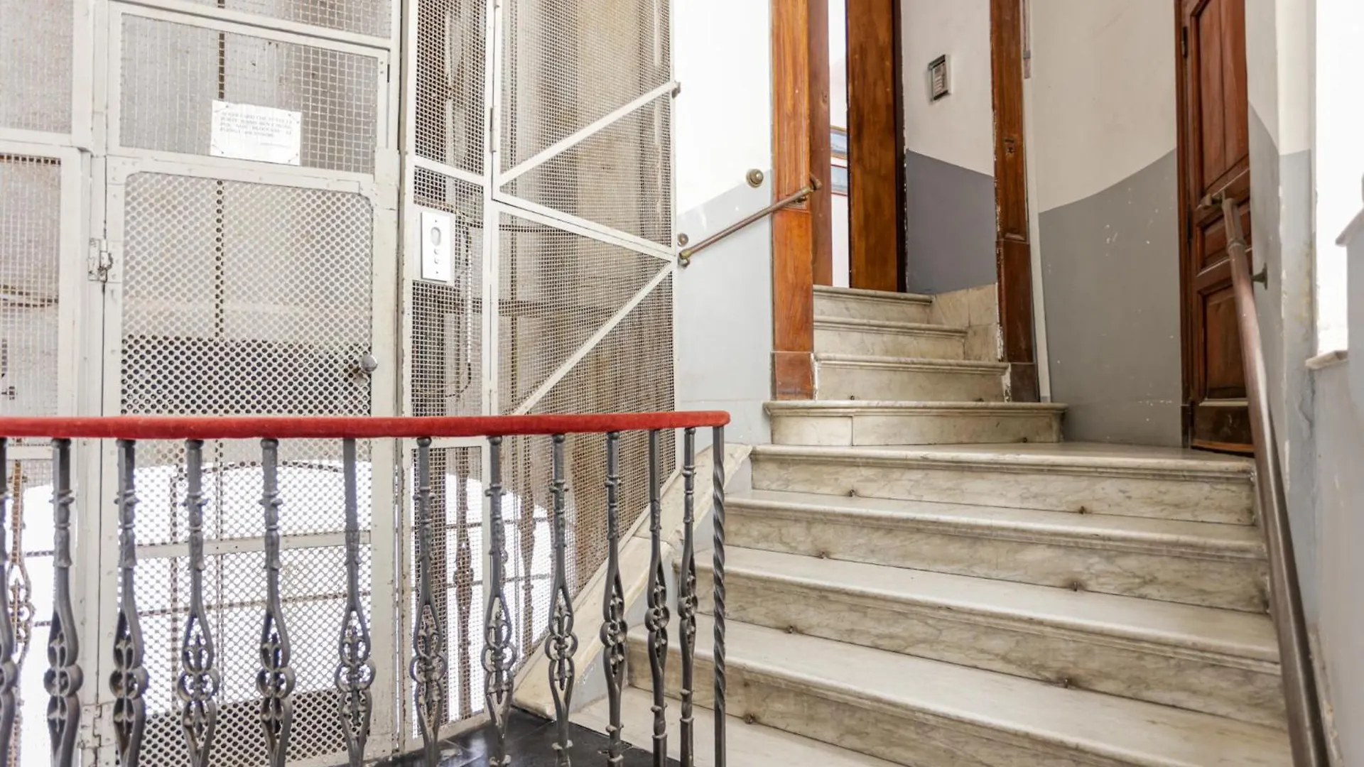Via Tommaso Caravita 6 Apartment Naples 0*,  Italy