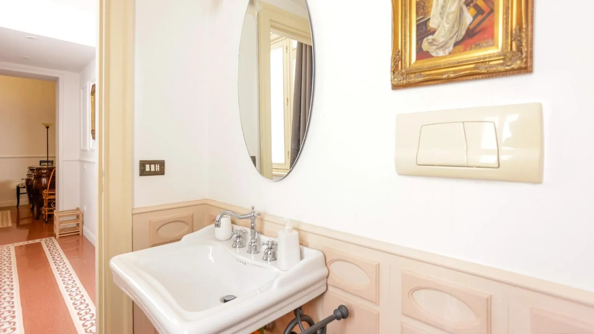 Via Tommaso Caravita 6 Apartment Naples