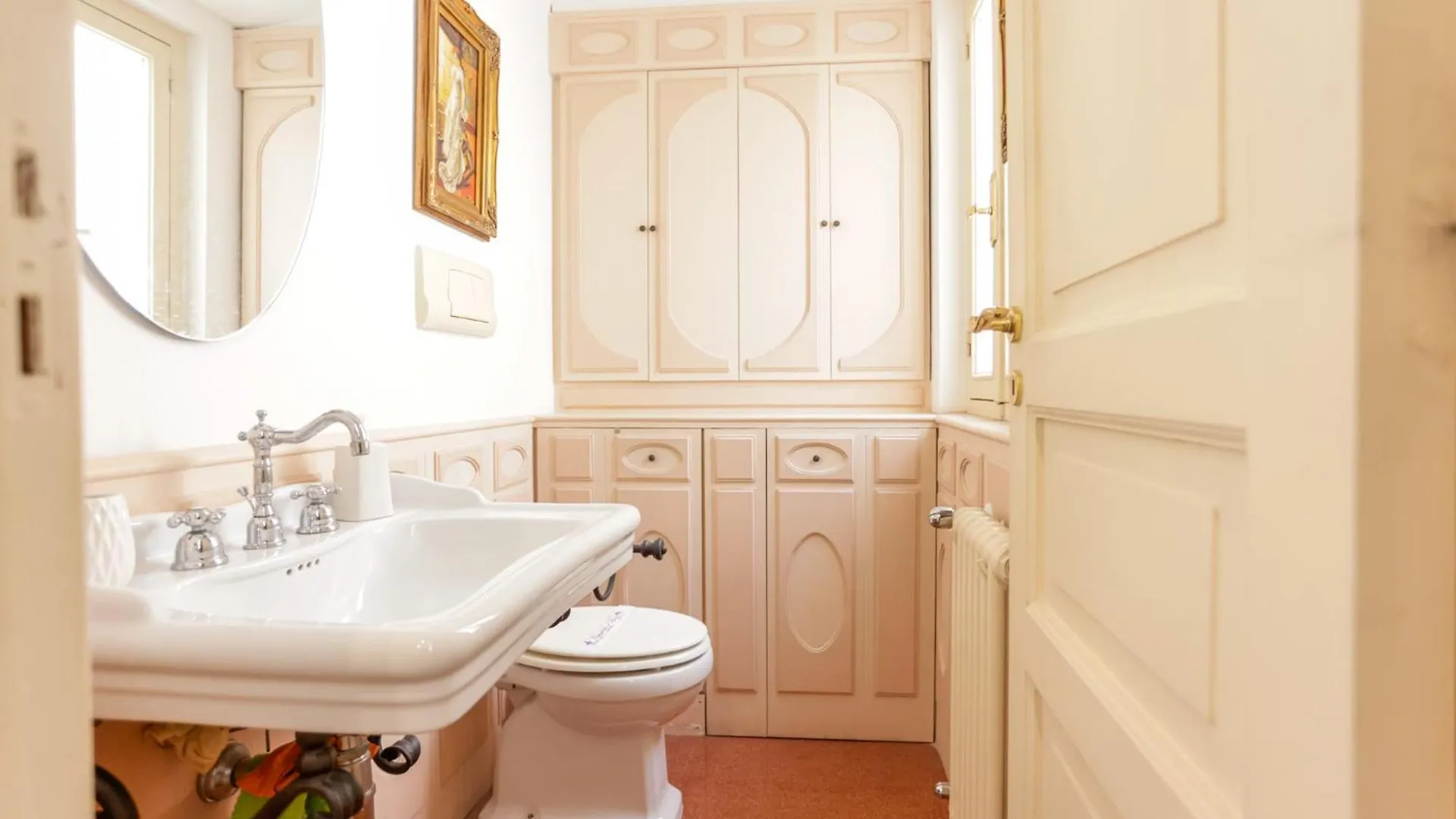 Via Tommaso Caravita 6 Apartment Naples 0*,
