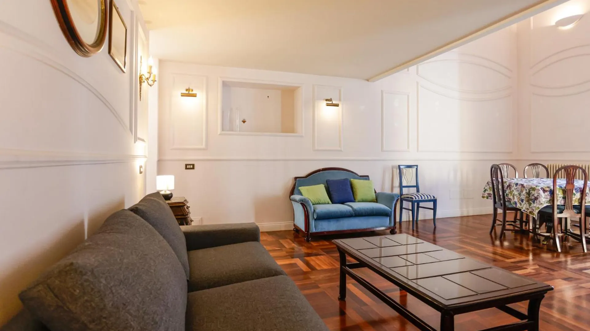 Via Tommaso Caravita 6 Apartment Naples 0*,  Italy