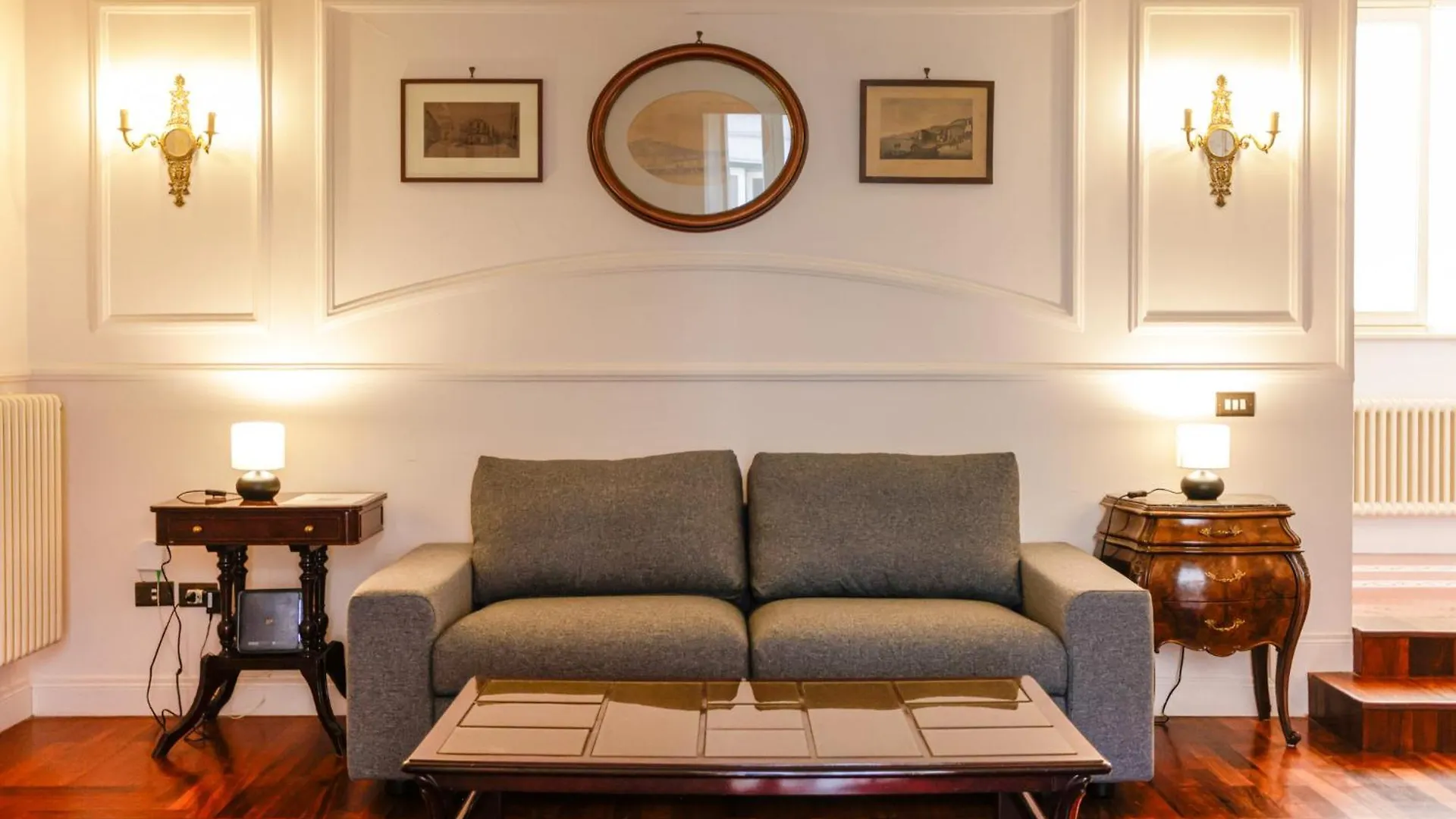 Via Tommaso Caravita 6 Apartment Naples
