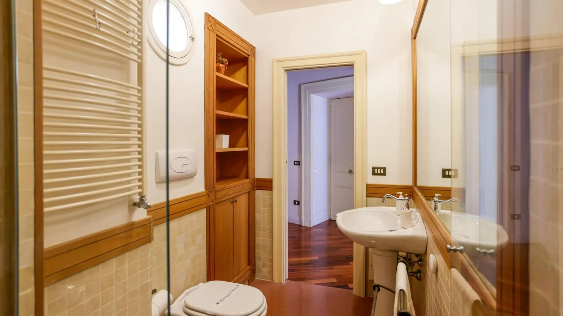 Via Tommaso Caravita 6 Apartment Naples