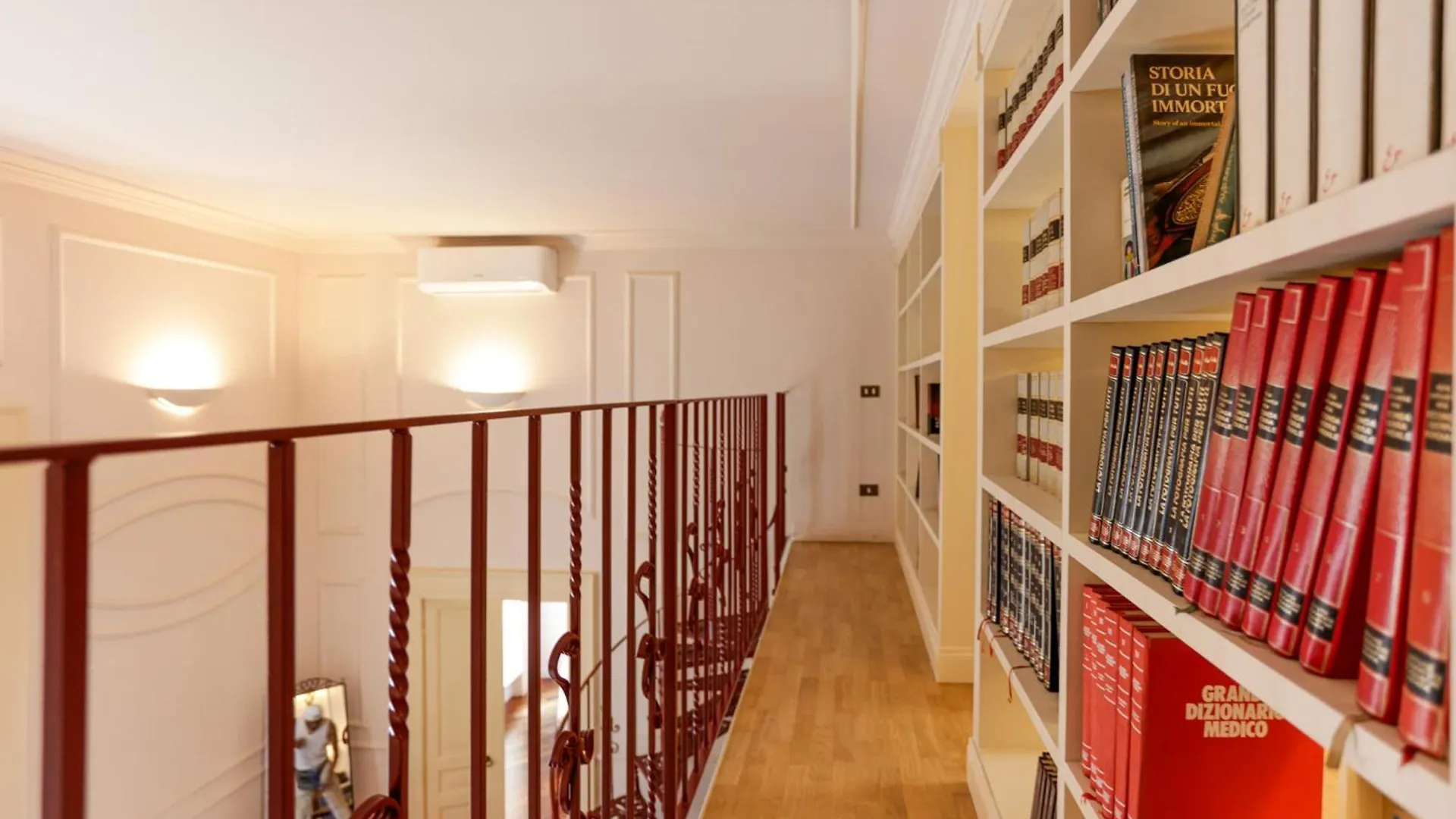 Via Tommaso Caravita 6 Apartment Naples