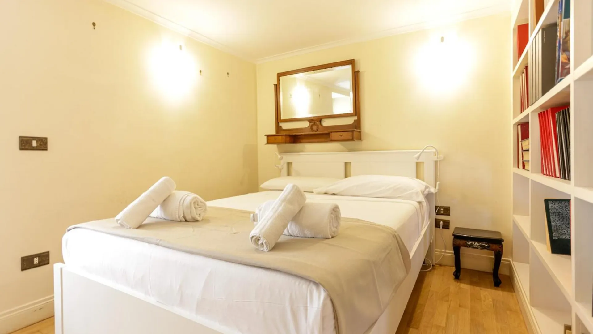 Via Tommaso Caravita 6 Apartment Naples