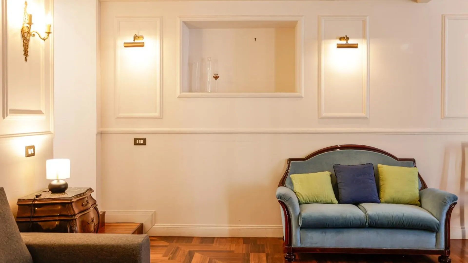 Via Tommaso Caravita 6 Apartment Naples