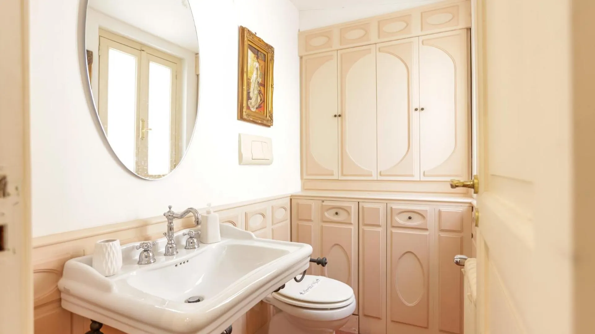 Via Tommaso Caravita 6 Apartment Naples