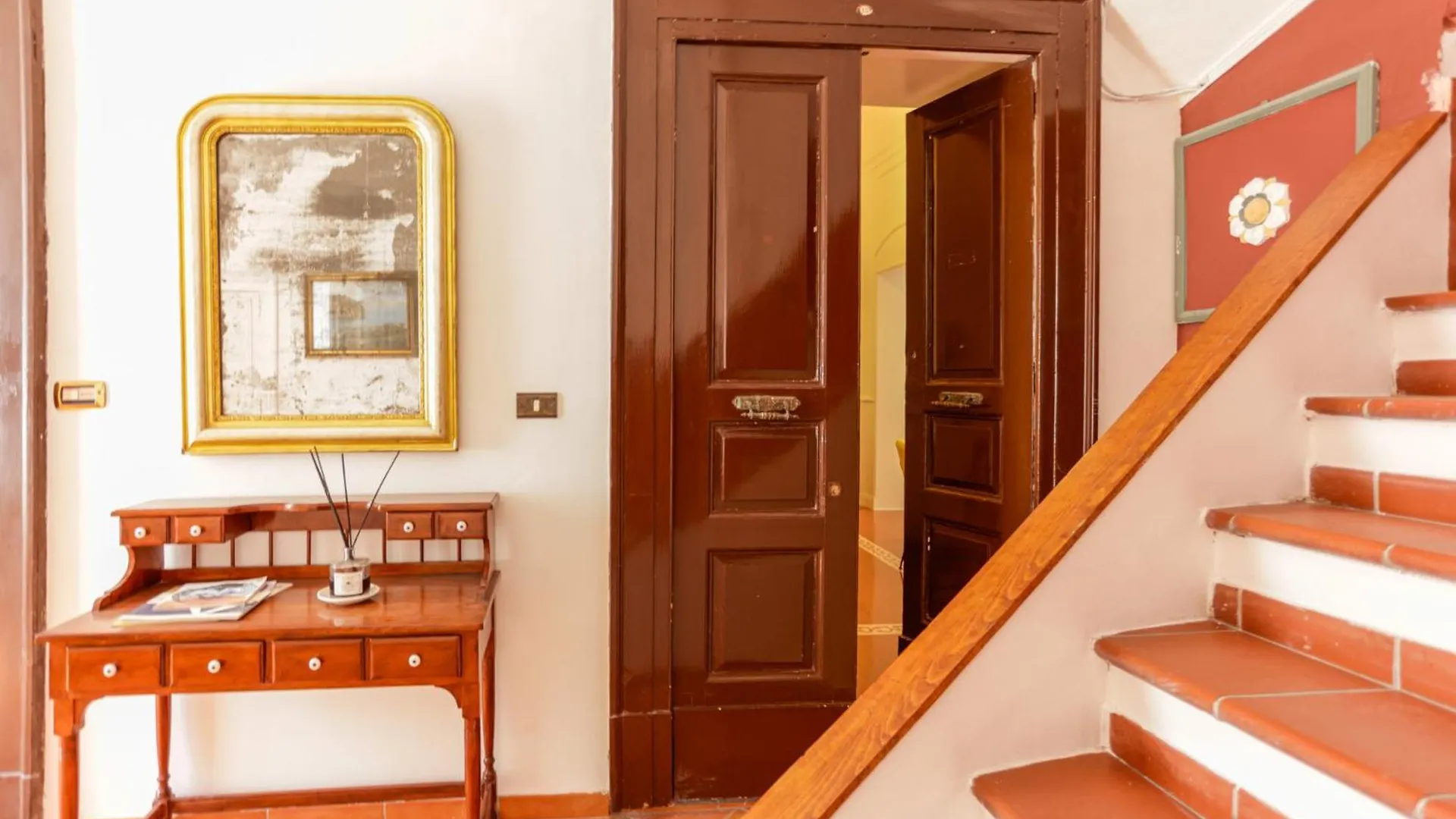 Via Tommaso Caravita 6 Apartment Naples
