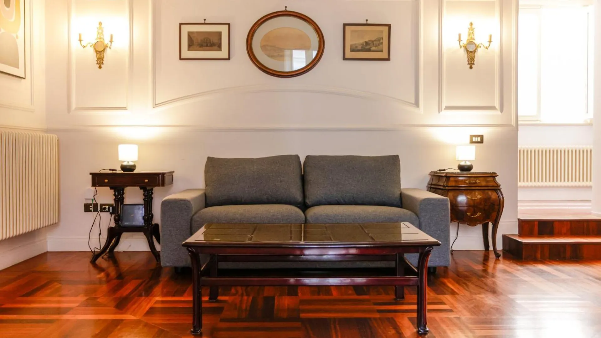 Via Tommaso Caravita 6 Apartment Naples