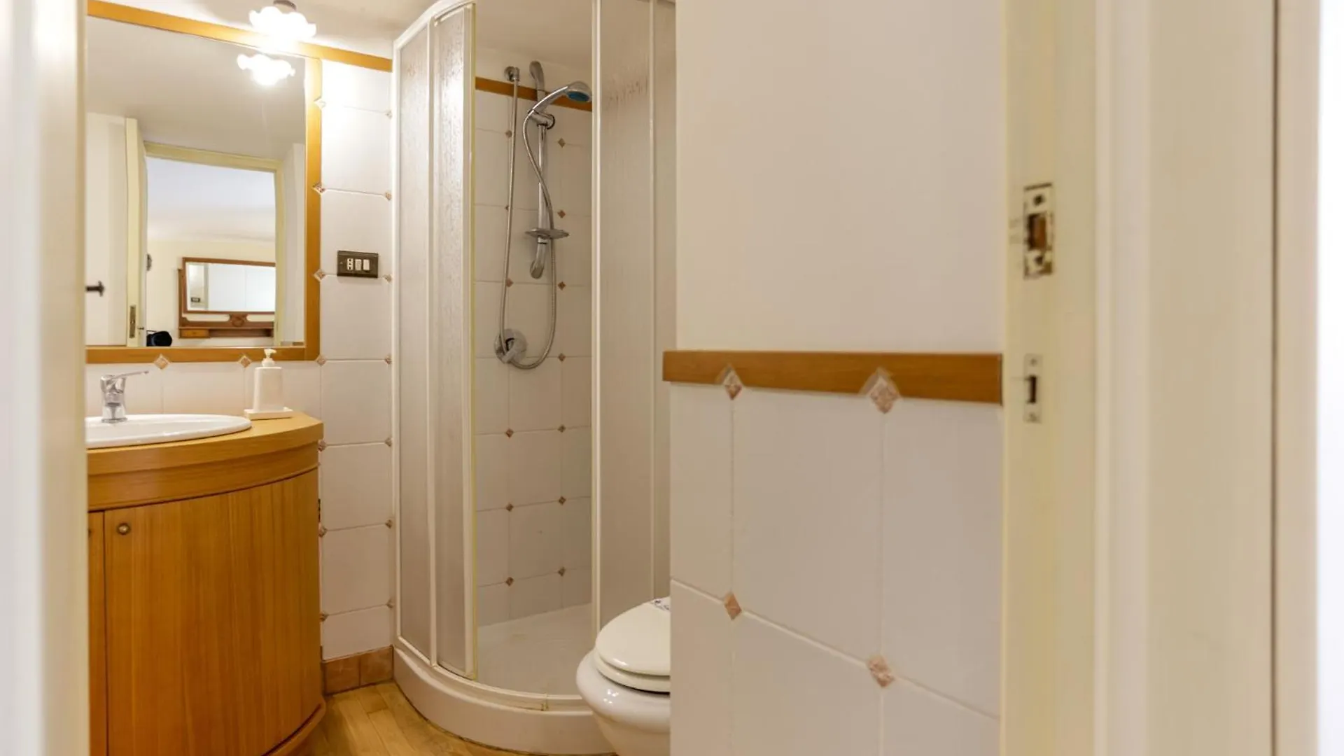 Via Tommaso Caravita 6 Apartment Naples Italy